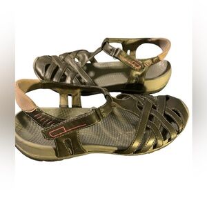 Zibu size 8M gray Velcro Buckle easy slip on comfy shoes